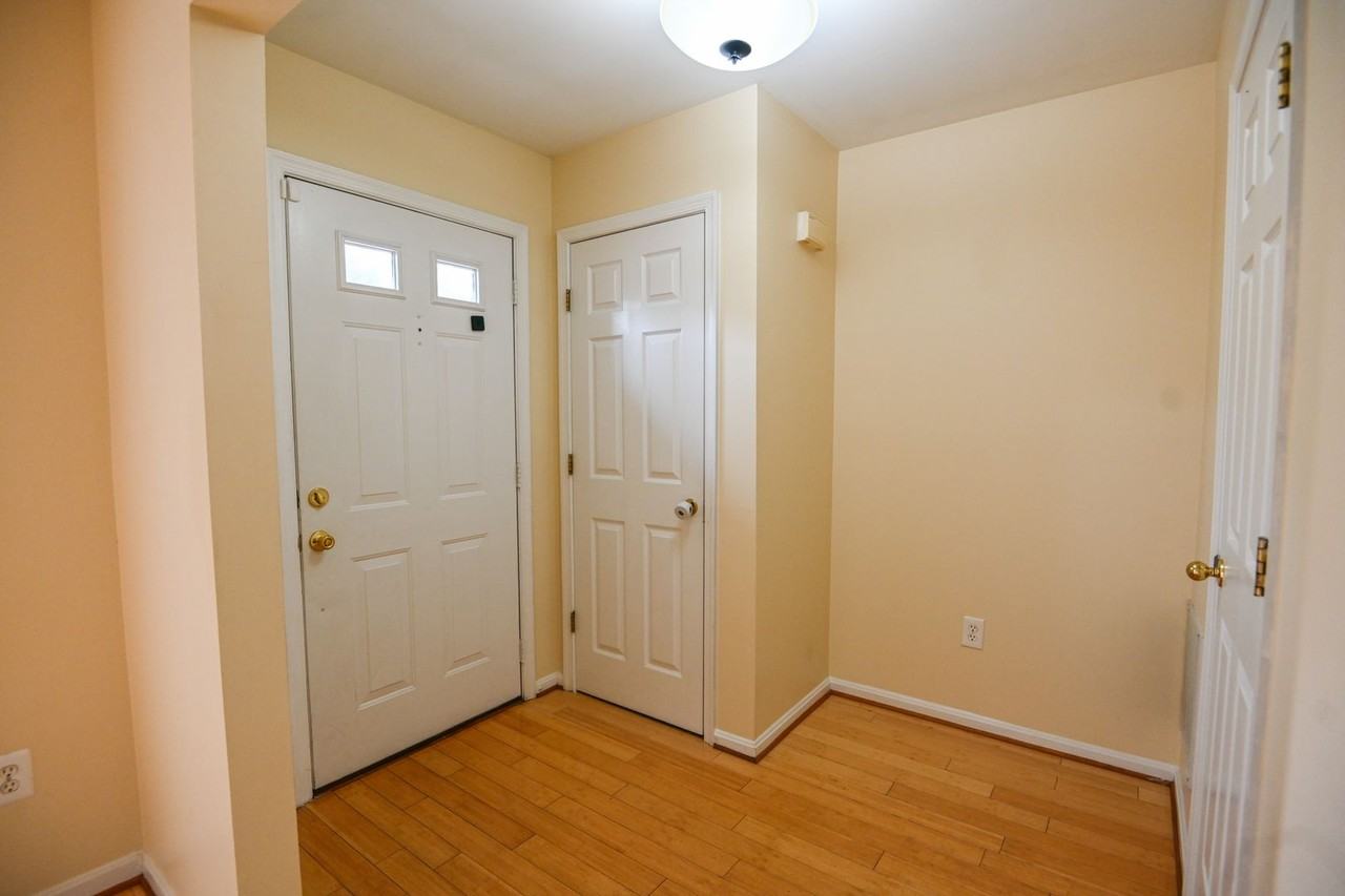 207 Edge Creek Ln - Photo 3 of 20