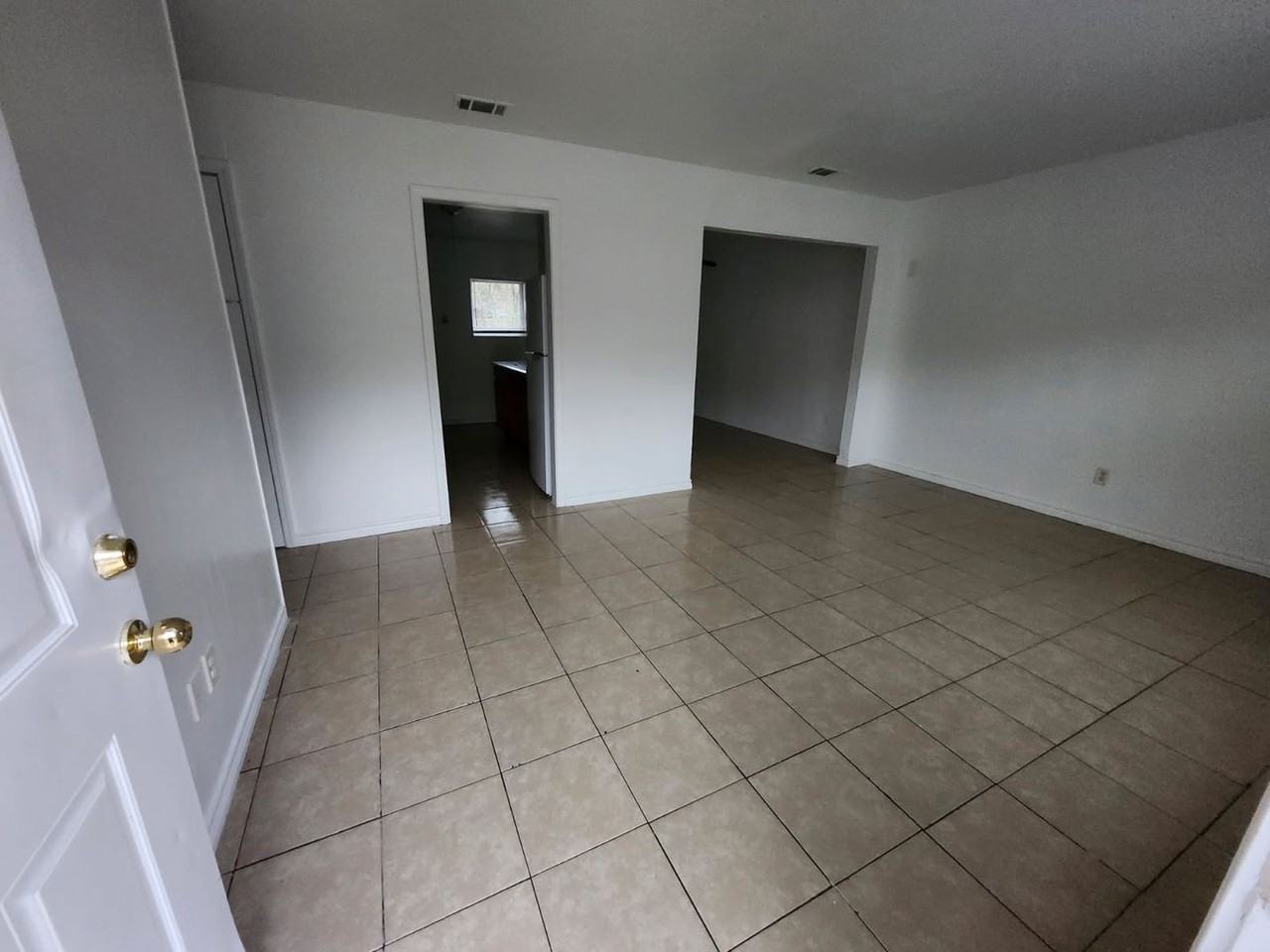 3939 Monterey Dr - Photo 4 of 10