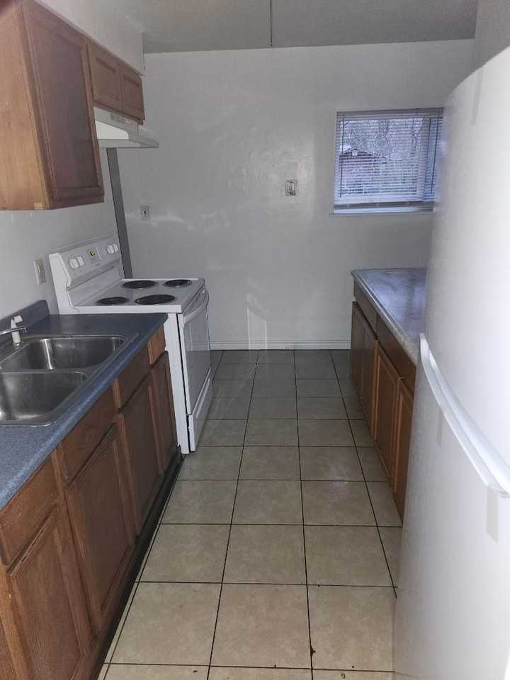 3939 Monterey Dr - Photo 6 of 10