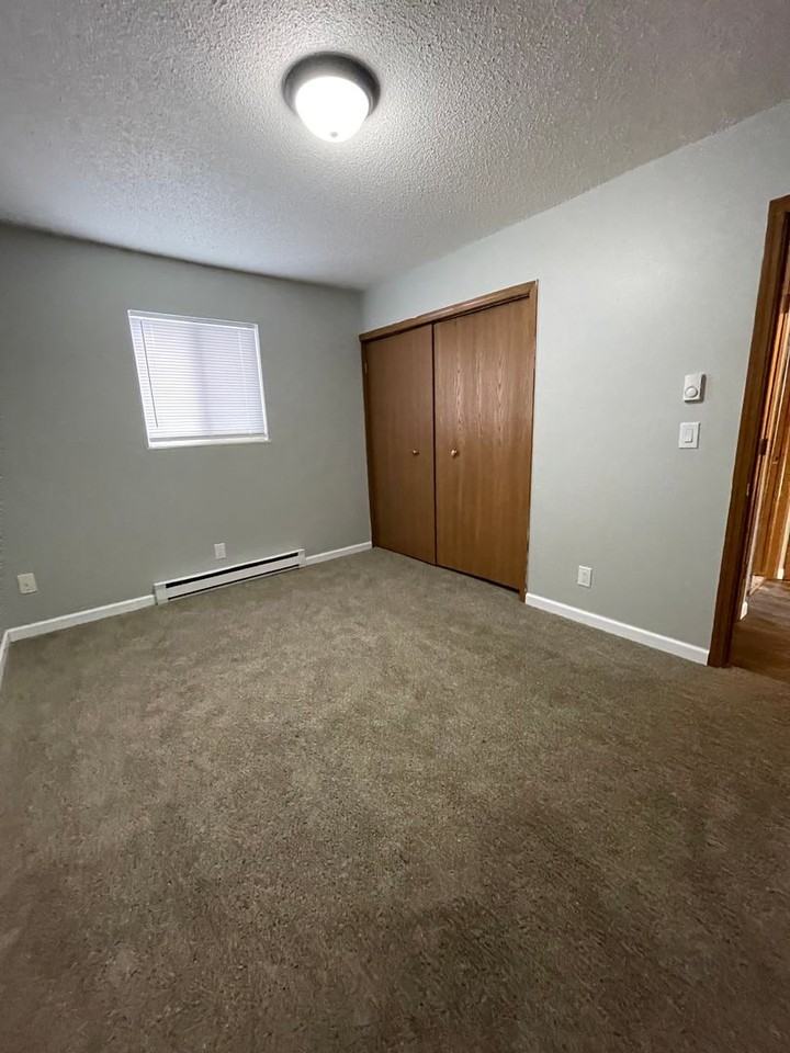 Park Manor - Photo 3 of 19