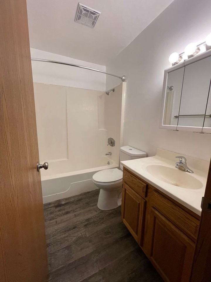 Park Manor - Photo 4 of 19