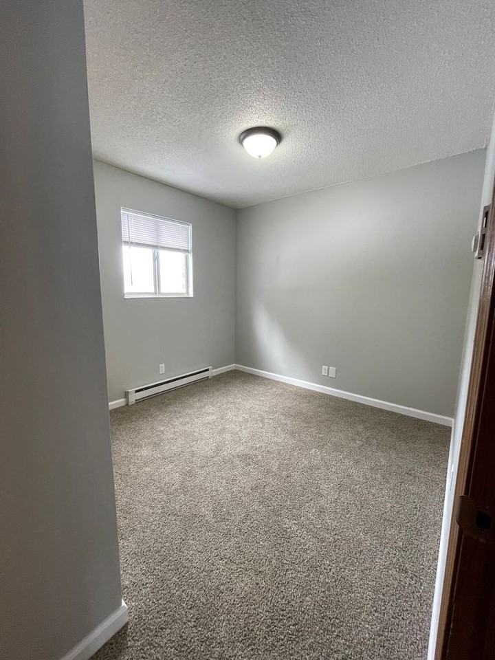 Park Manor - Photo 5 of 19