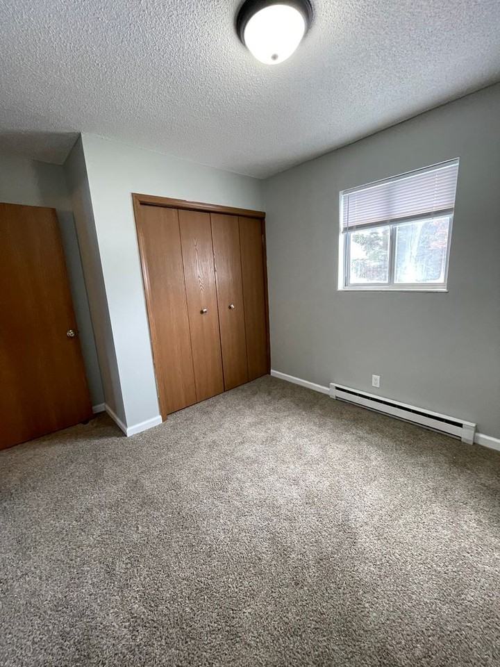 Park Manor - Photo 6 of 19