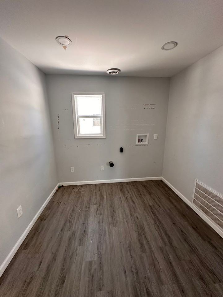 7927 Rinaldo Boulevard North - Photo 5 of 9