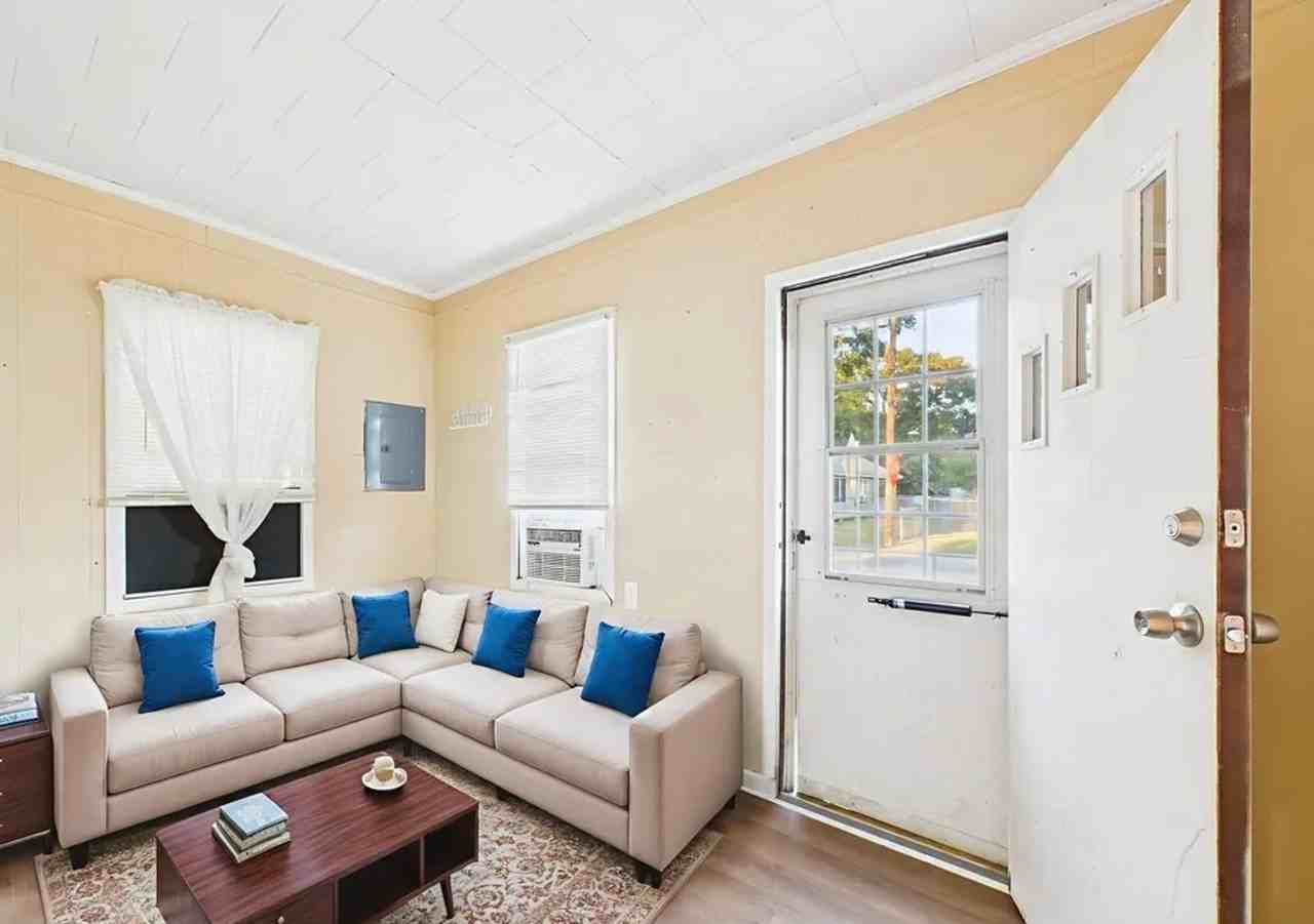 505 W Dale St - Photo 2 of 16