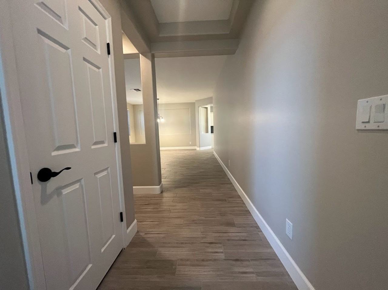 2244 W Oyer Ln - Photo 4 of 41