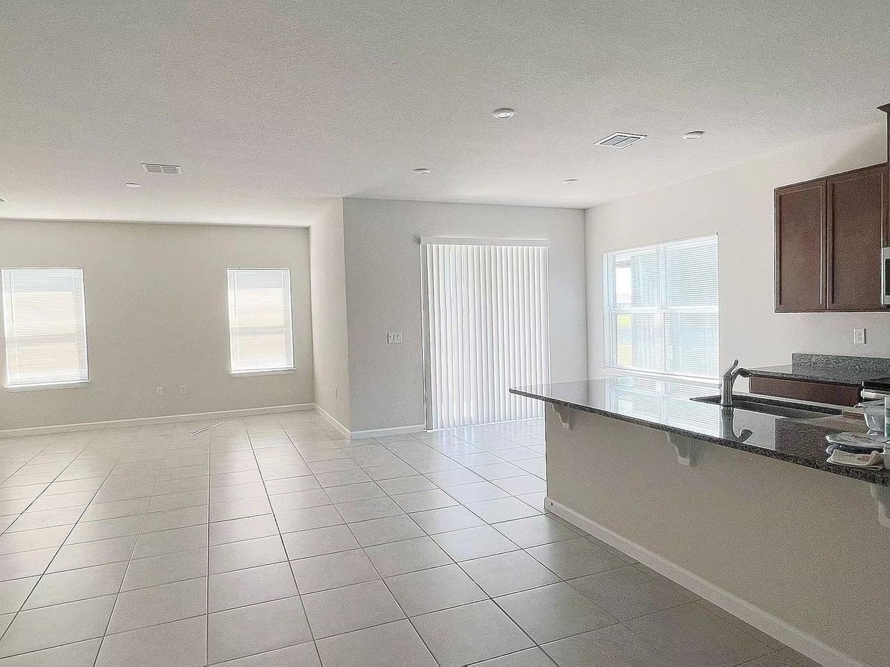 5530 Bonn Way - Photo 5 of 27