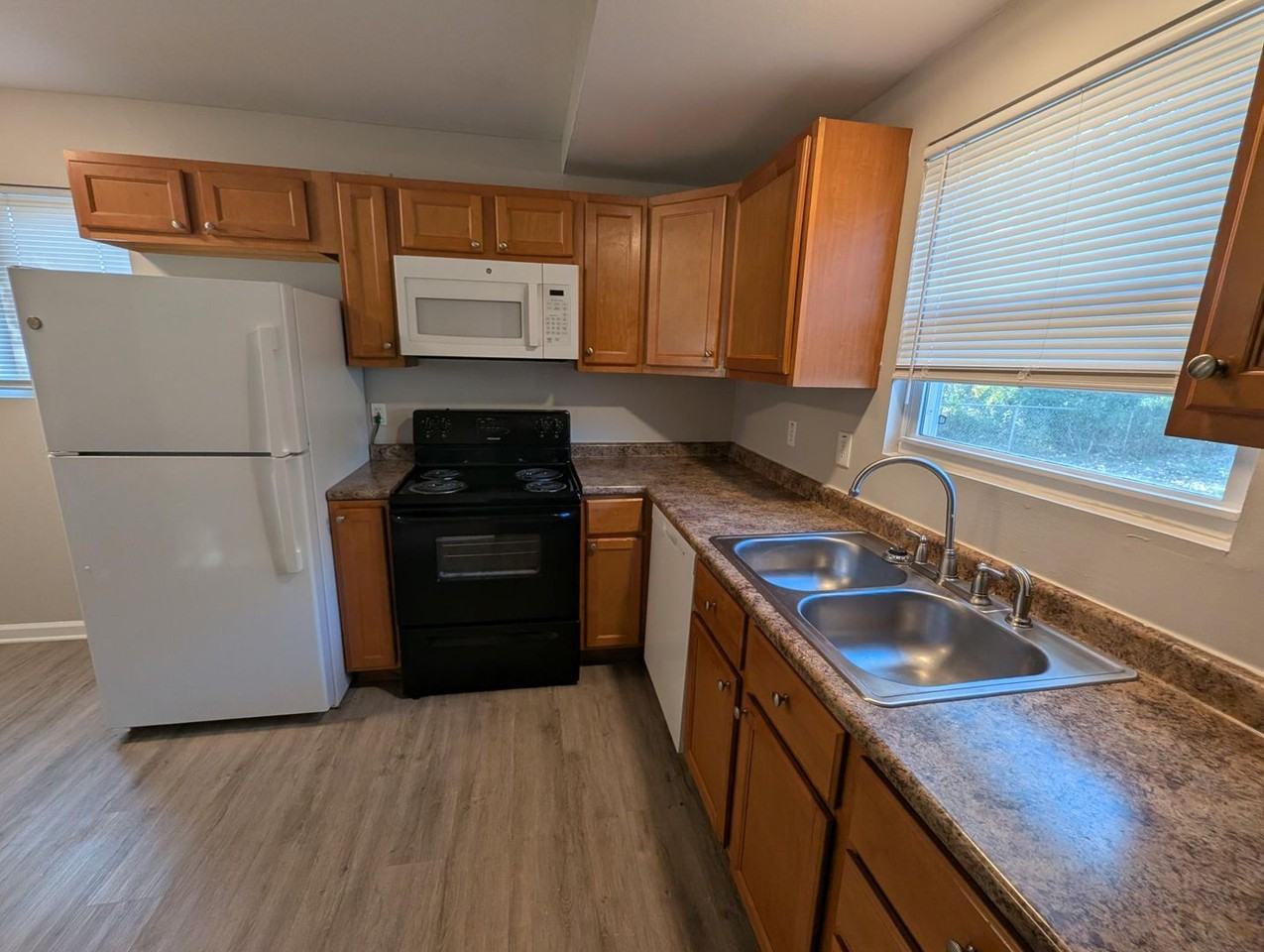 2335 Grants Pkwy - Photo 3 of 8