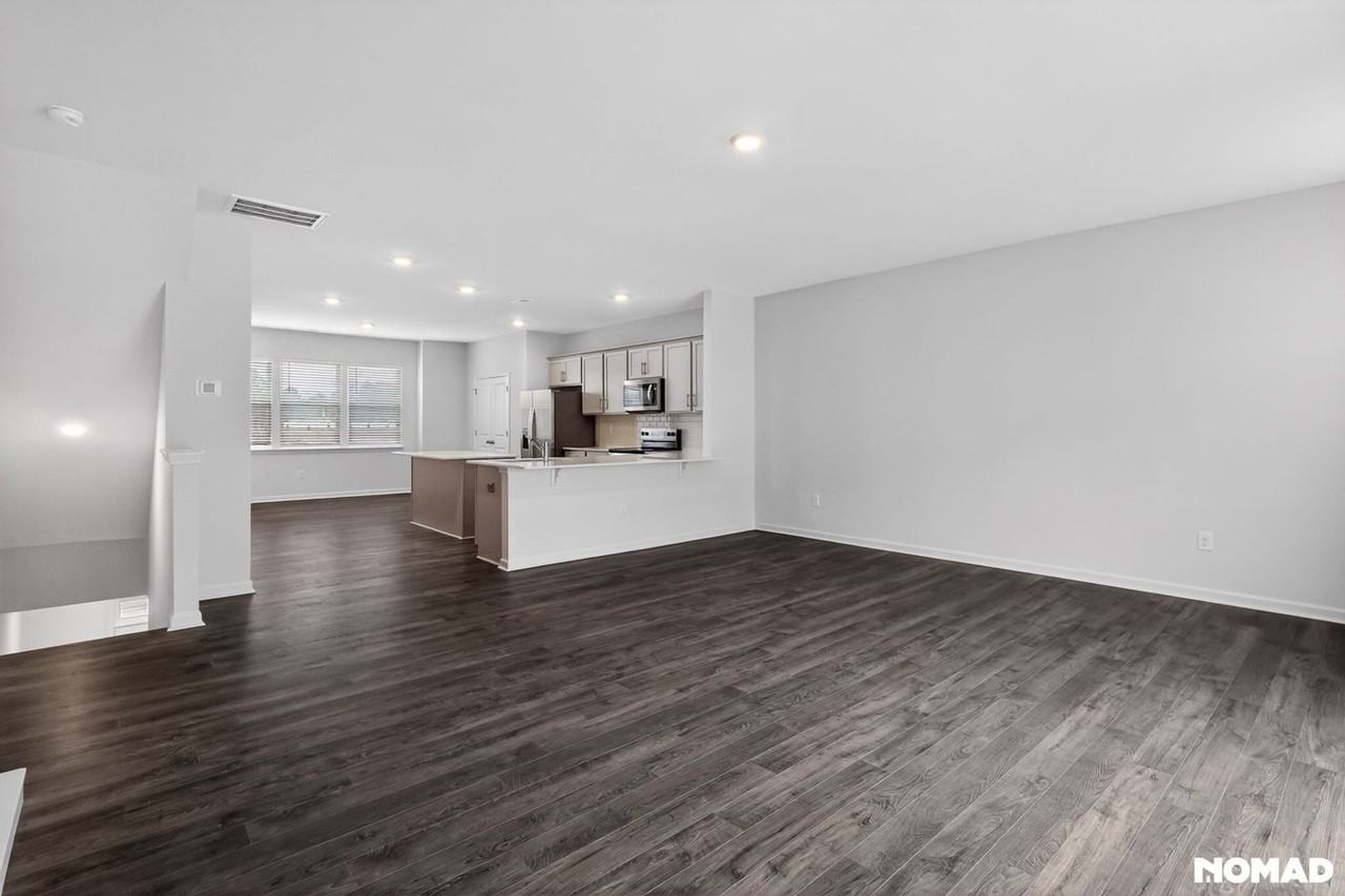 821 Washington St - Photo 7 of 27