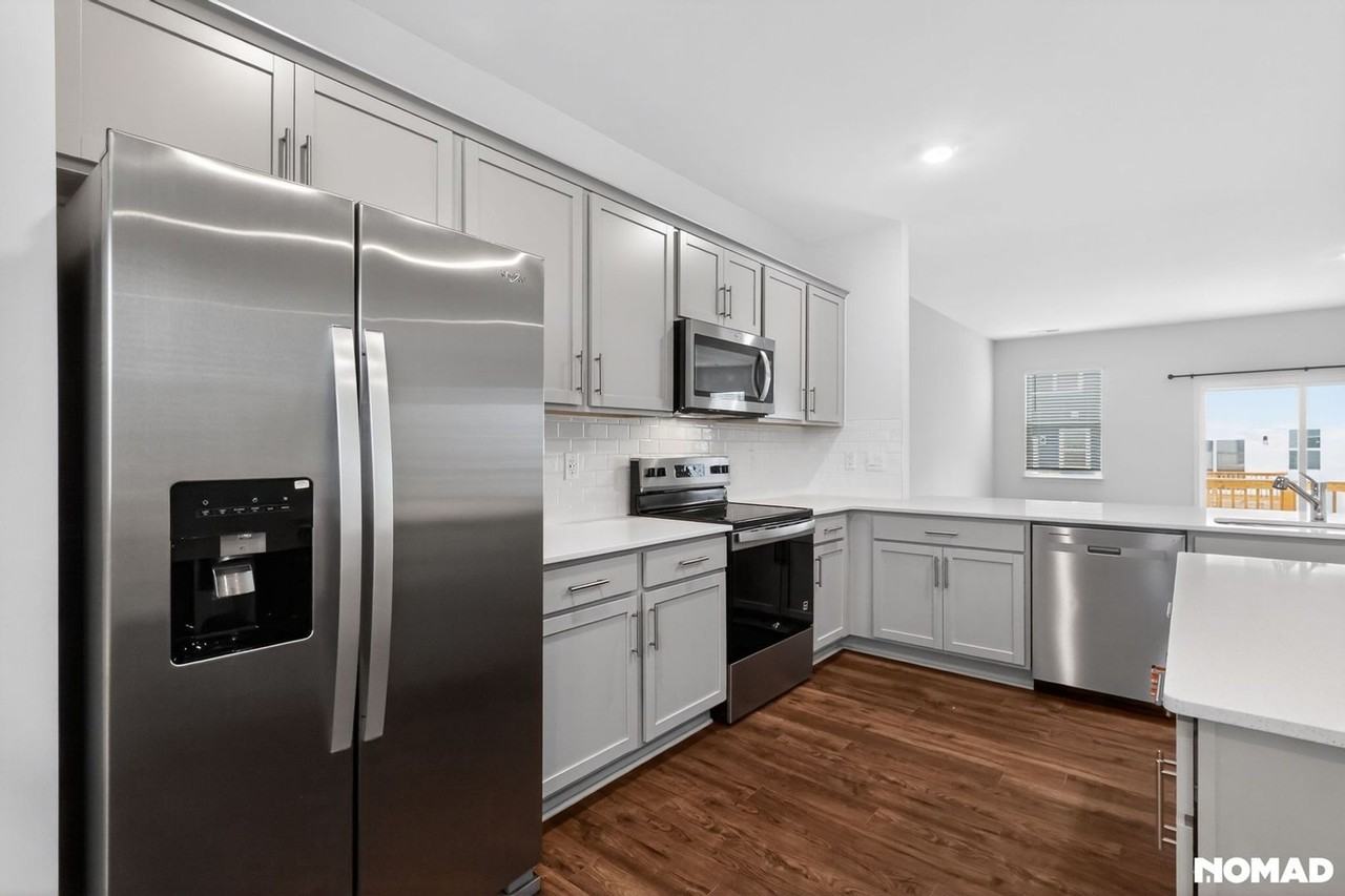 821 Washington St - Photo 2 of 27