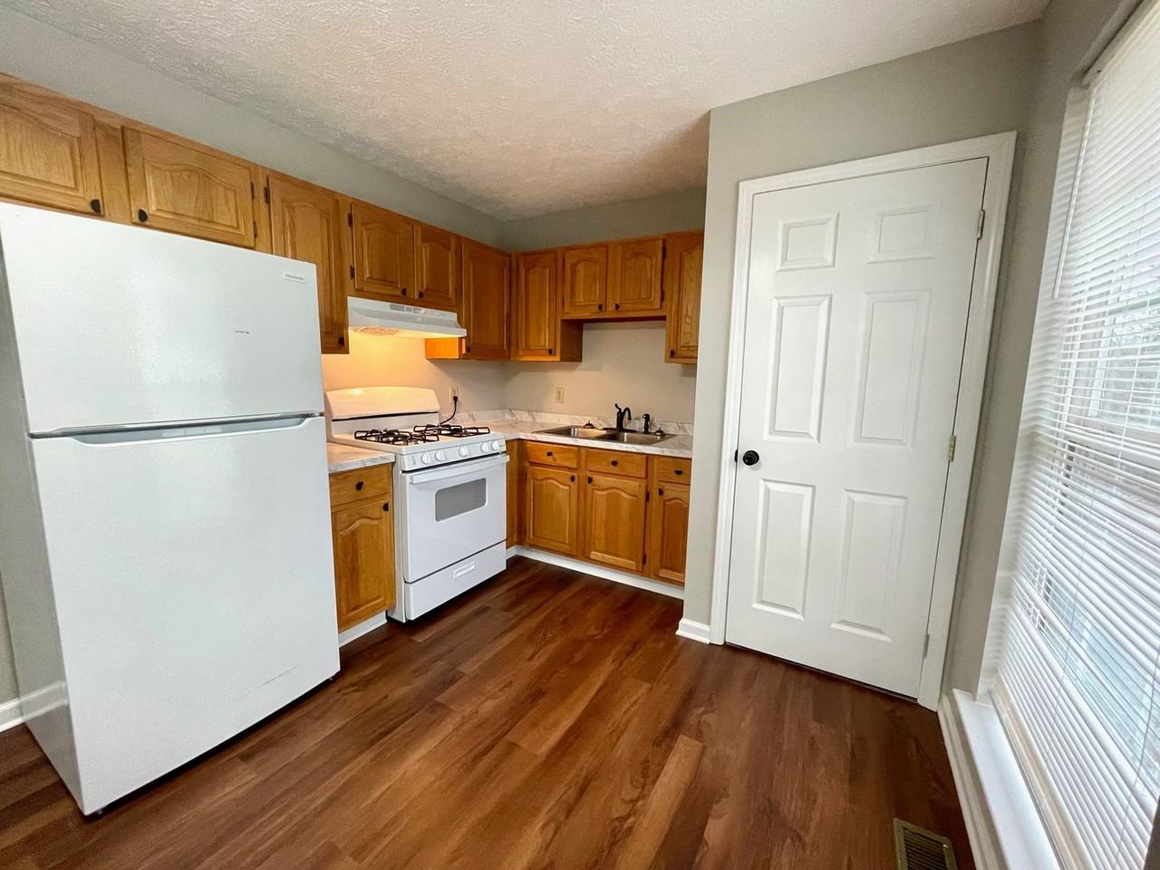 300 Lincoln Street - Photo 3 of 9