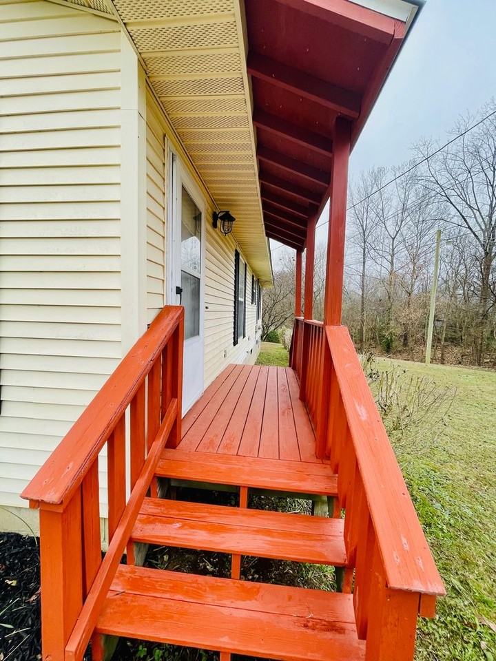 300 Lincoln Street - Photo 7 of 9