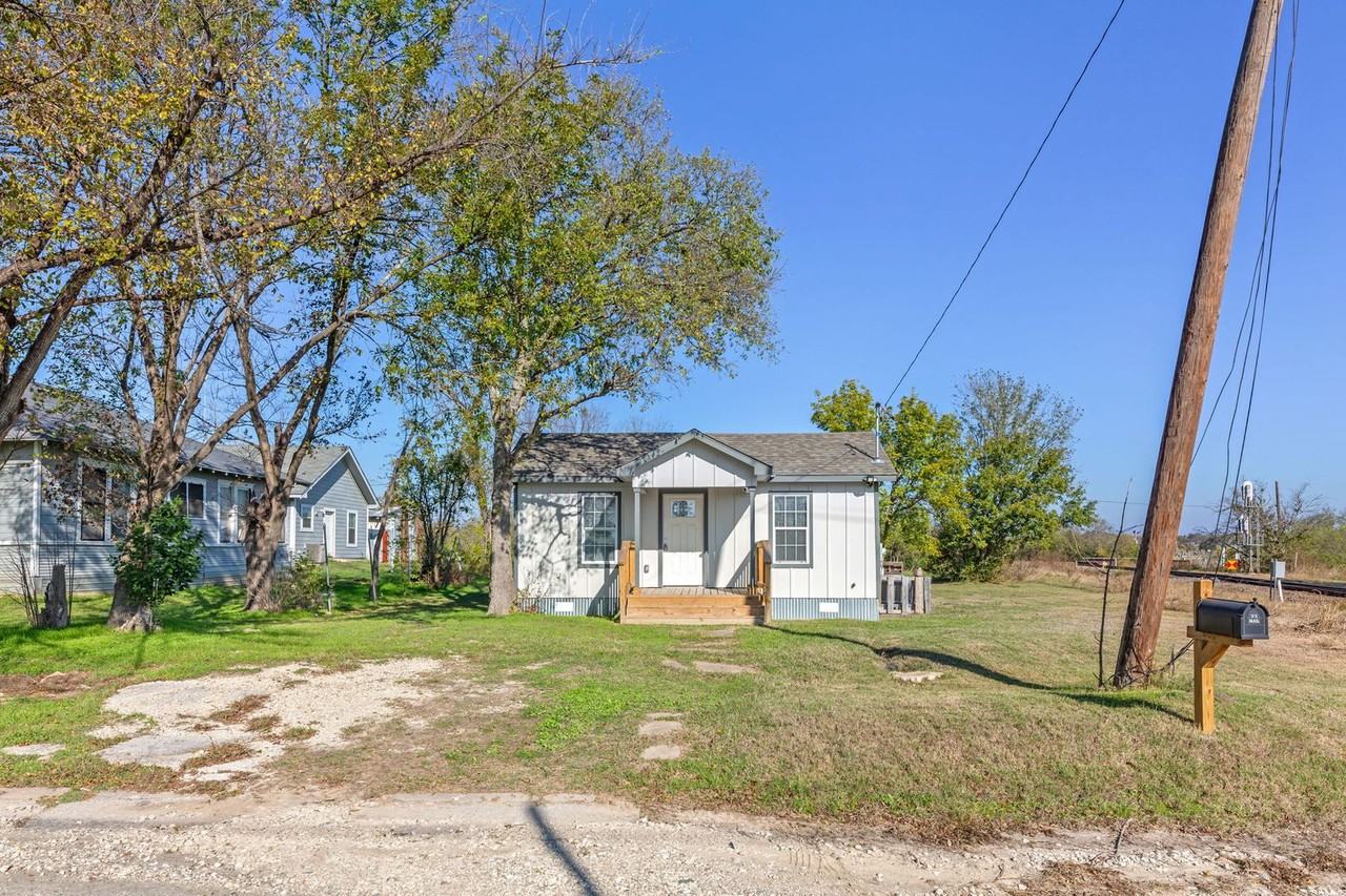 603 East 3rd Street - Photo 3 of 29