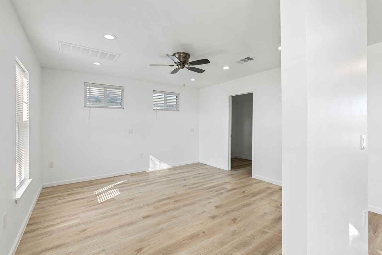 603 East 3rd Street - Photo 7 of 29
