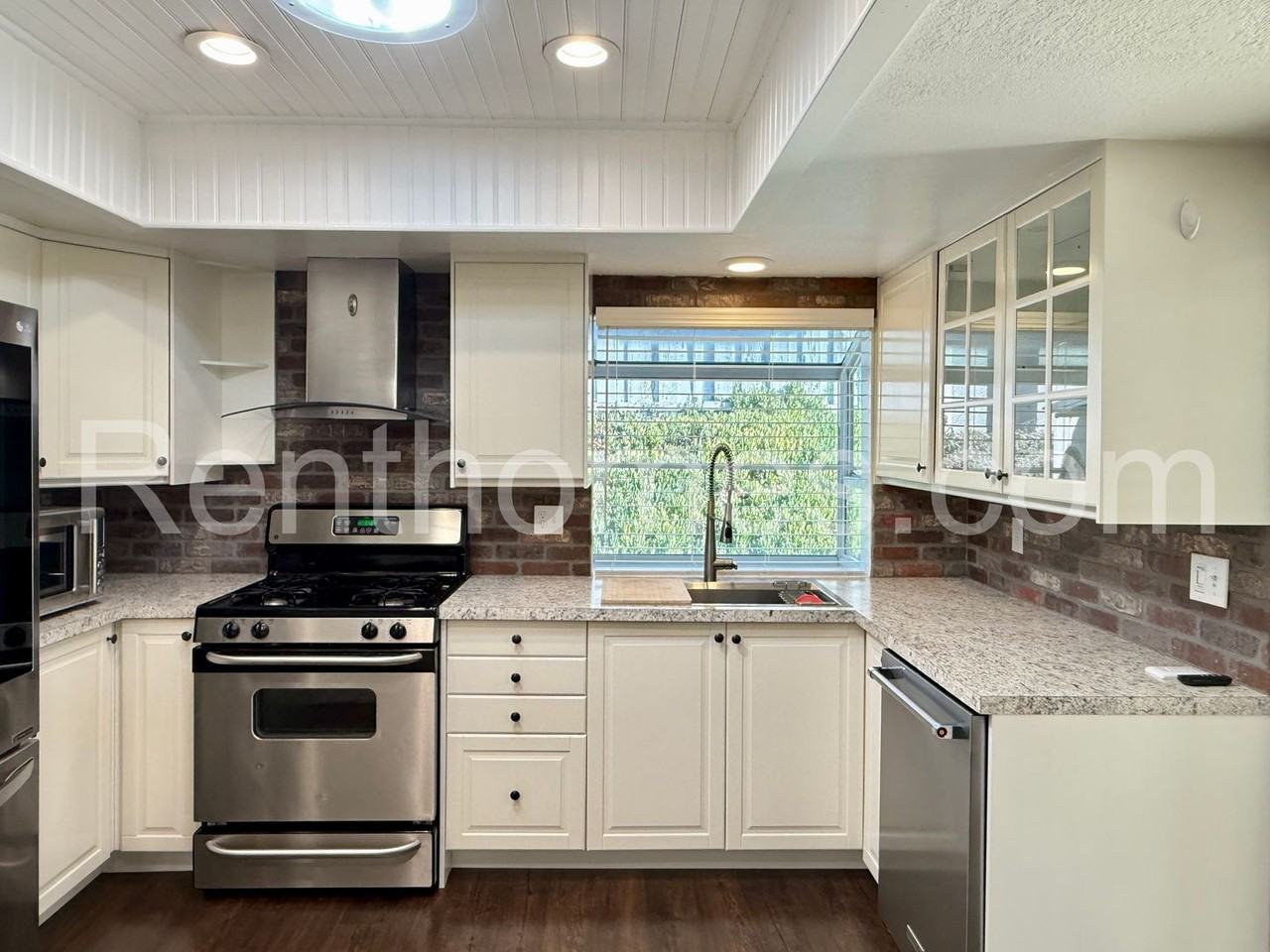 9911 Ivy Street - Photo 7 of 31