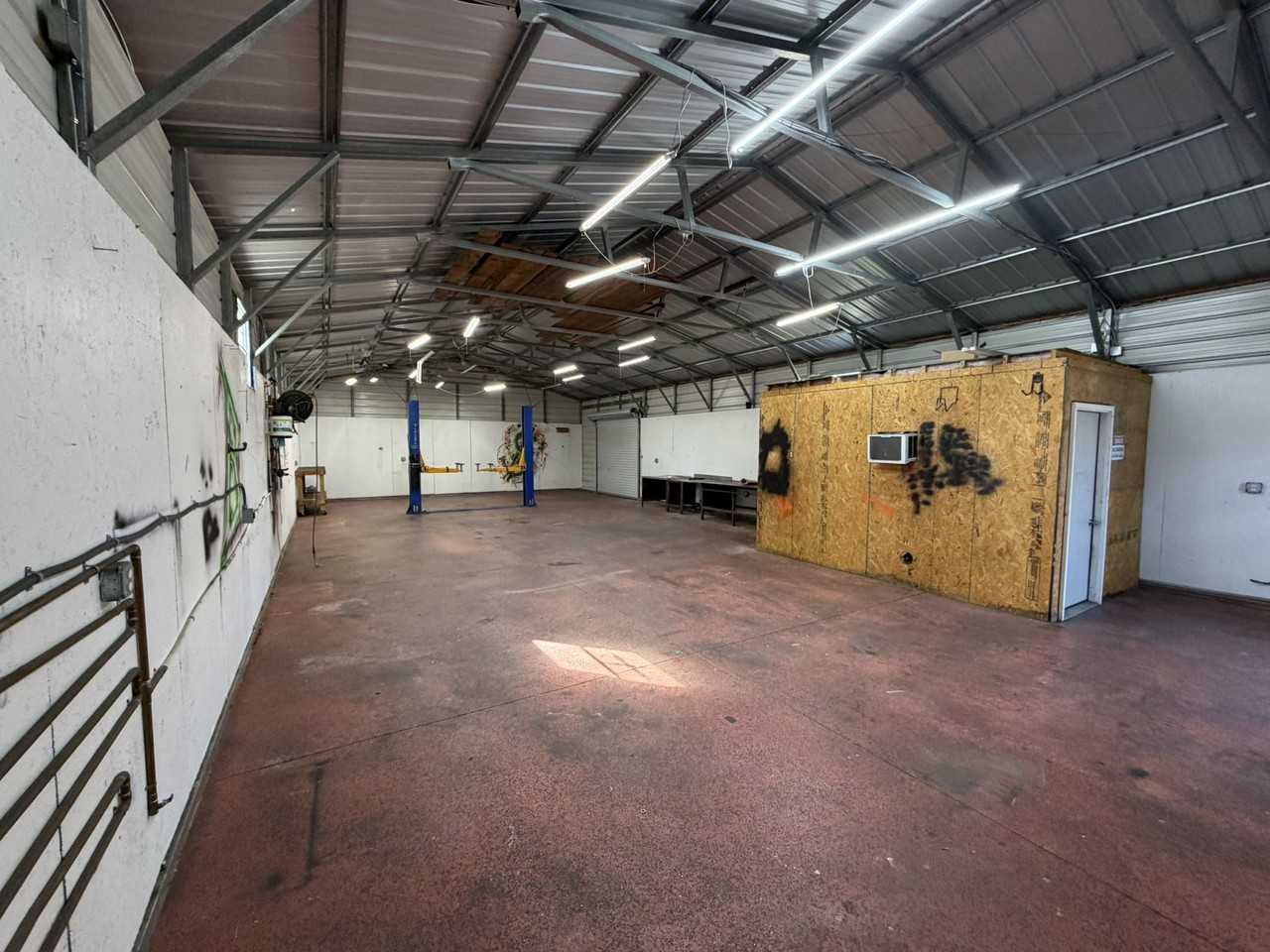 5025 Business Dr #1 - Photo 6 of 10