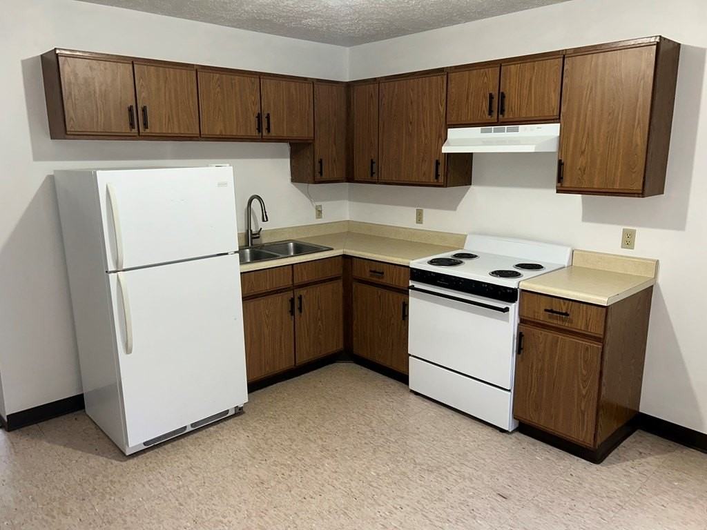 231 Wilson Avenue - Photo 3 of 8