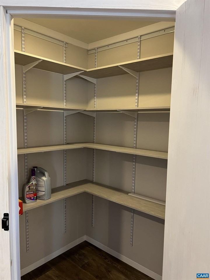 3123 Scottsville Rd - Photo 4 of 22