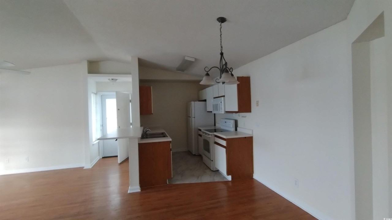 2269 Essex Dr - Photo 6 of 31