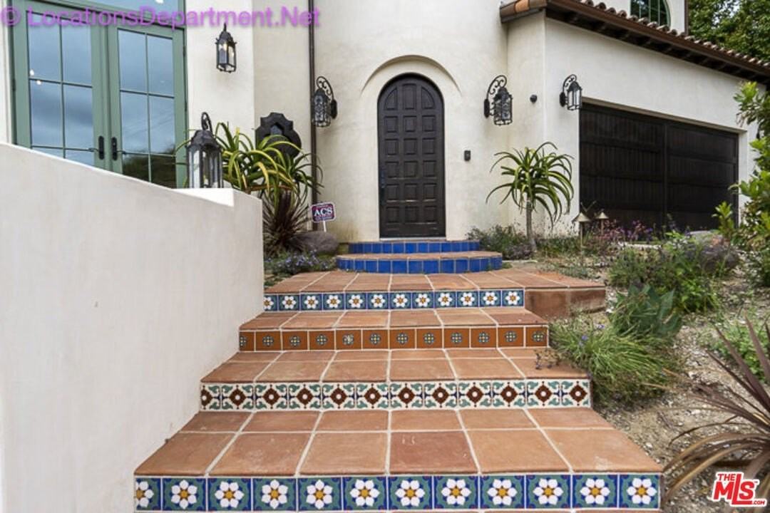 5861 Ridgebrook Drive - Photo 3 of 42