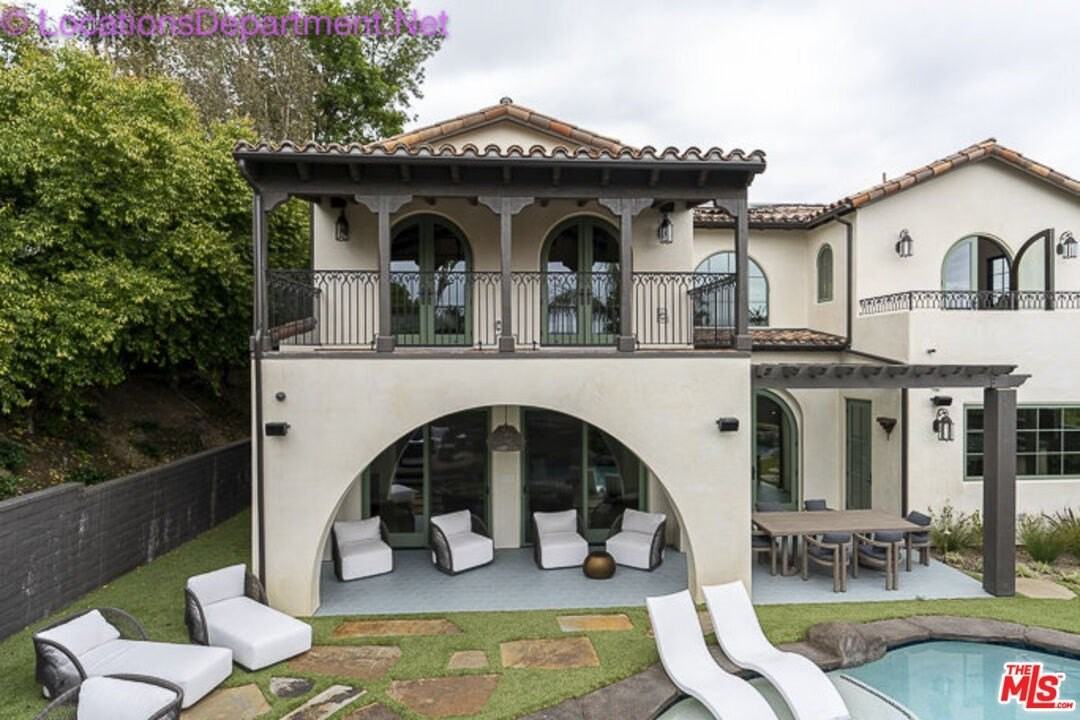 5861 Ridgebrook Drive - Photo 4 of 42