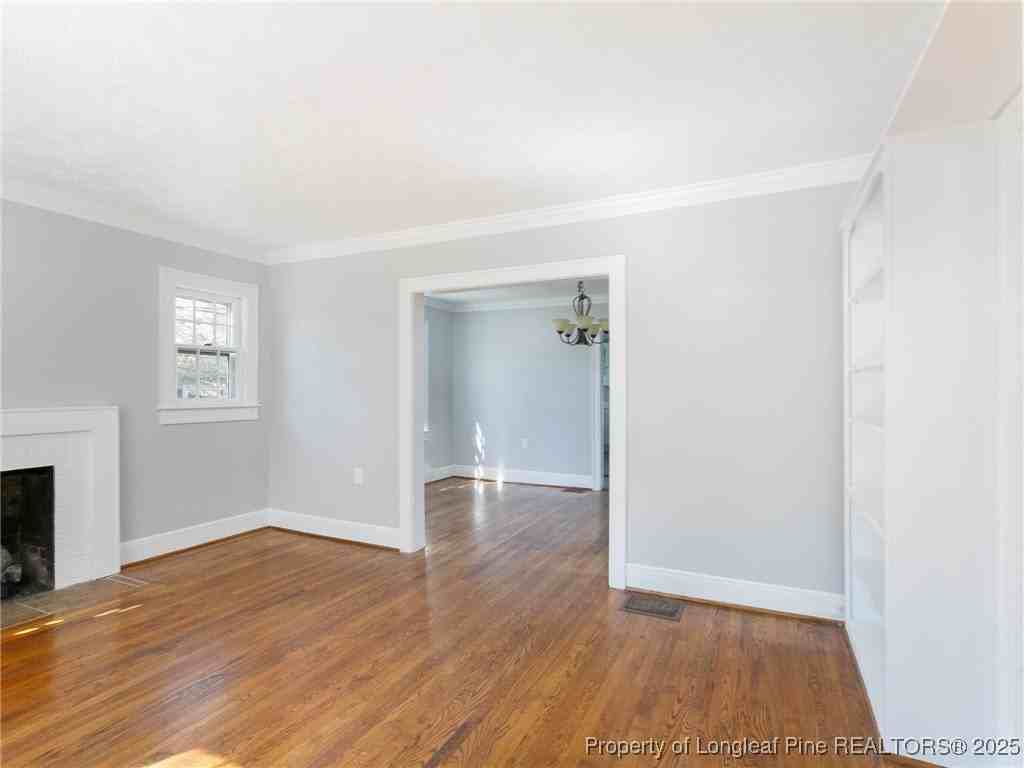 1524 Brookside Ave - Photo 5 of 34