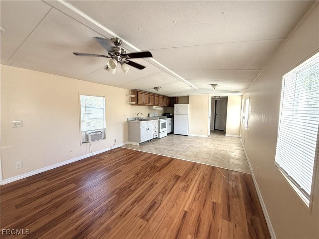 2521 Brownell Ct - Photo 4 of 22