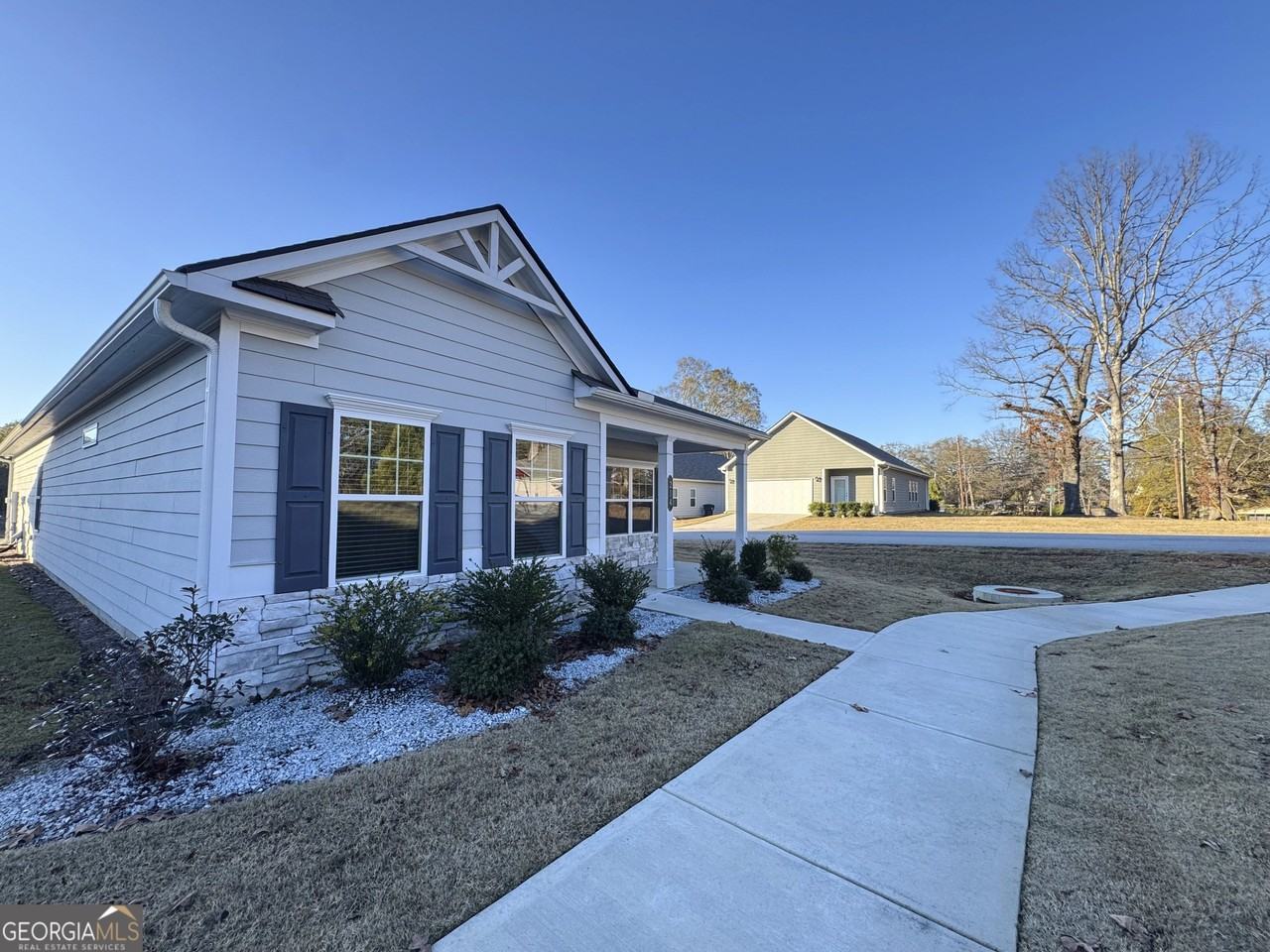 214 N Dogwood St - Photo 2 of 29