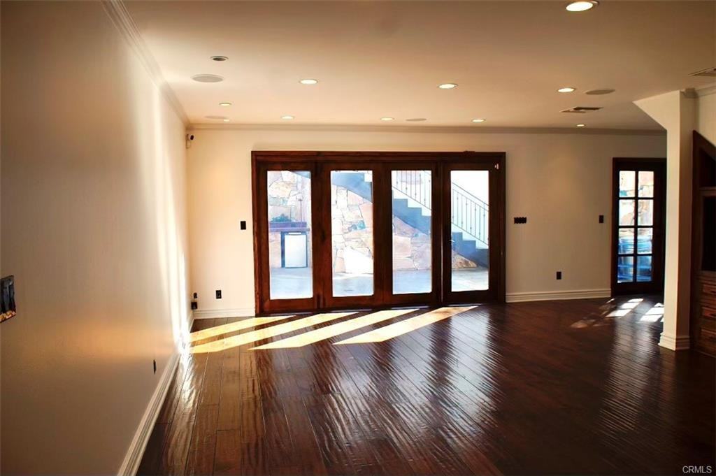 5235 San Feliciano Dr - Photo 4 of 7