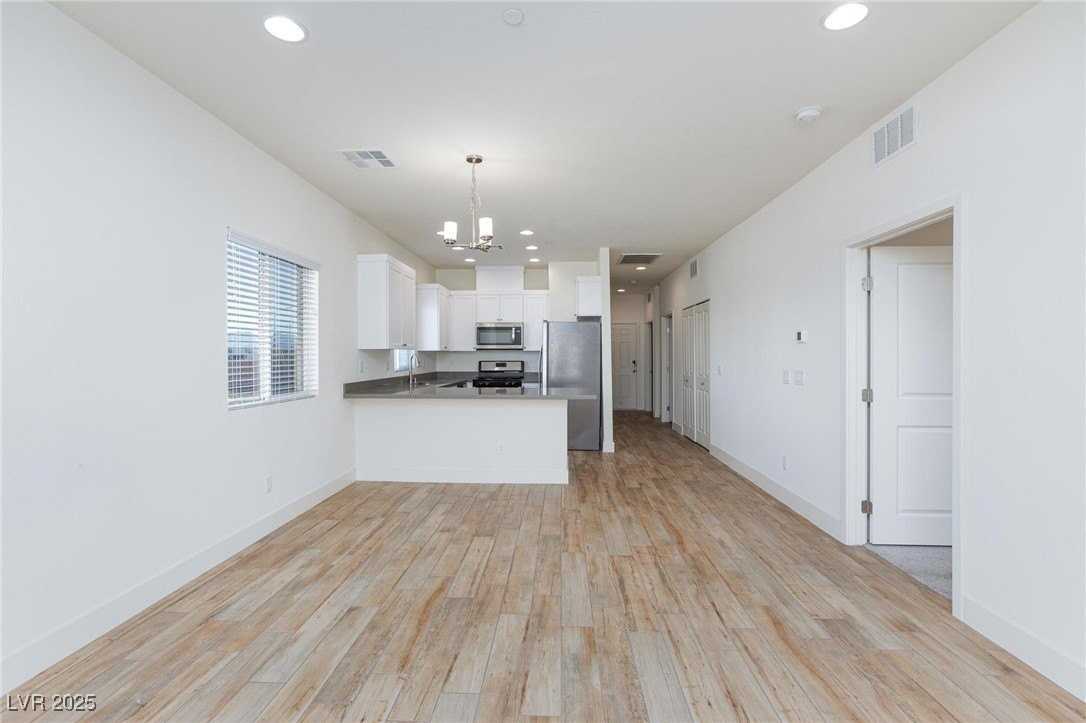 1410 Pink Dawn Drive - Photo 7 of 21