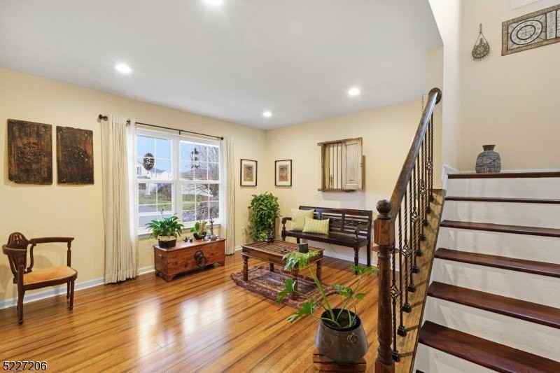 70 Alvin Sloan Ave - Photo 3 of 33