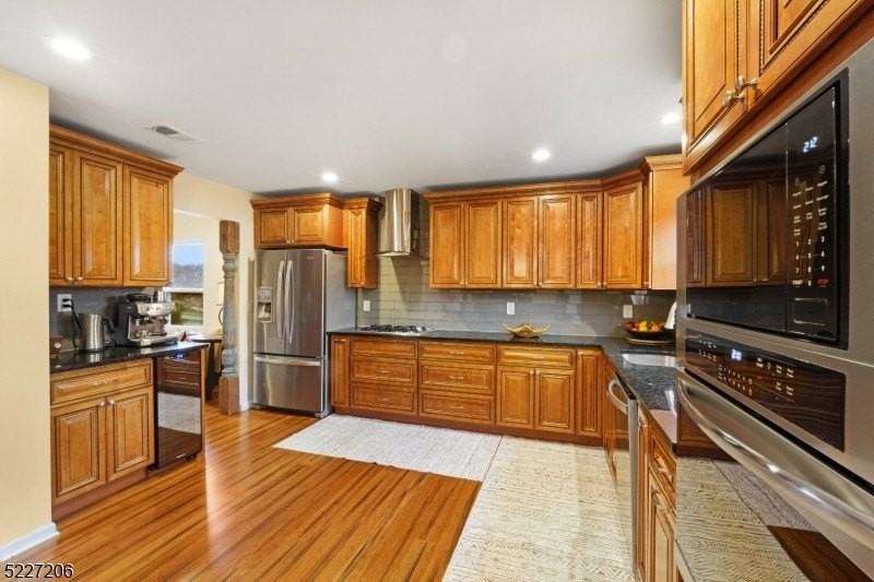 70 Alvin Sloan Ave - Photo 6 of 33