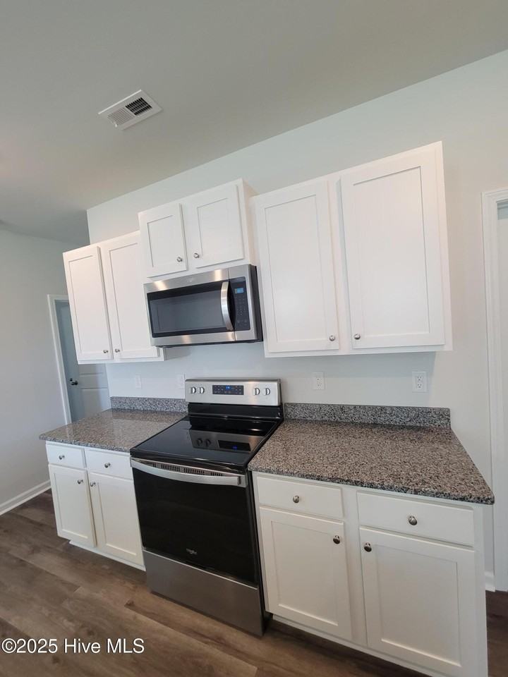 302 Red Cedar Drive - Photo 6 of 22