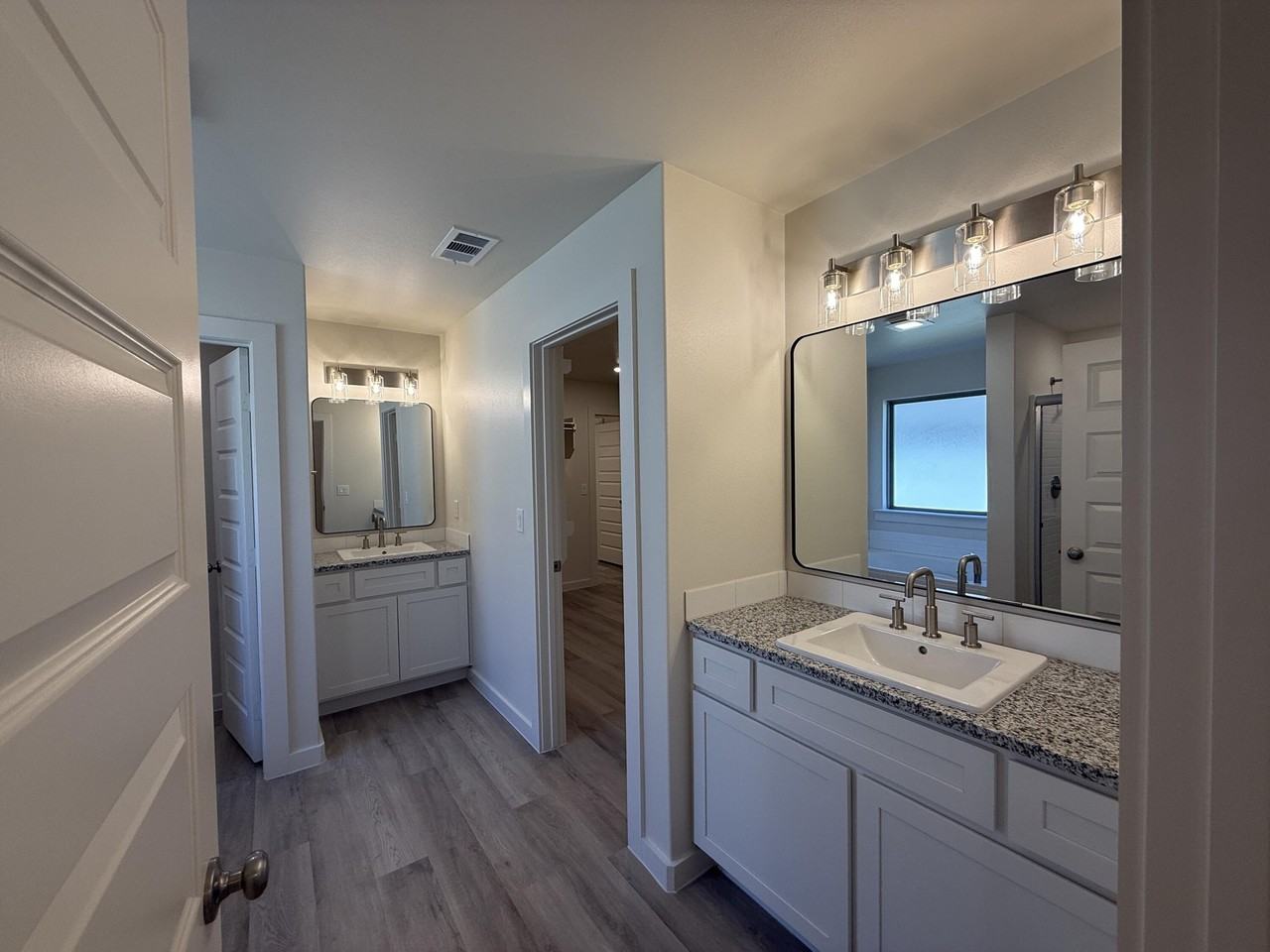 10506 Beaufort Ave - Photo 6 of 13