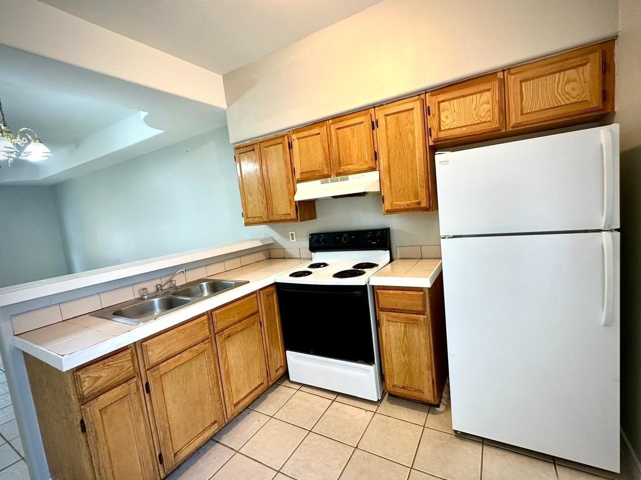 2005 Cross Street - Photo 4 of 18