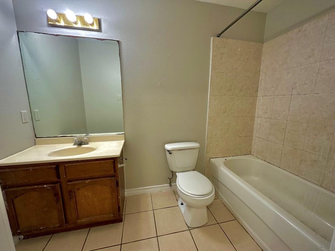 2005 Cross Street - Photo 7 of 18