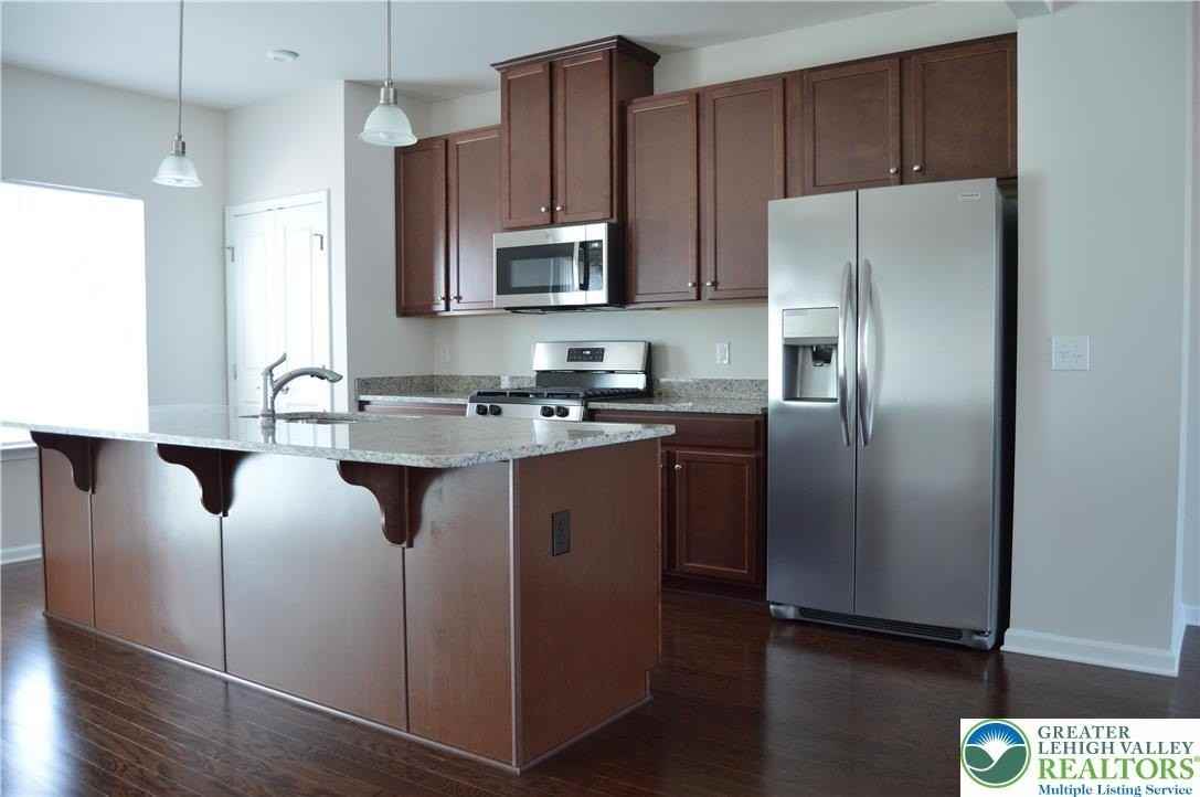 2332 Raya Way - Photo 5 of 14