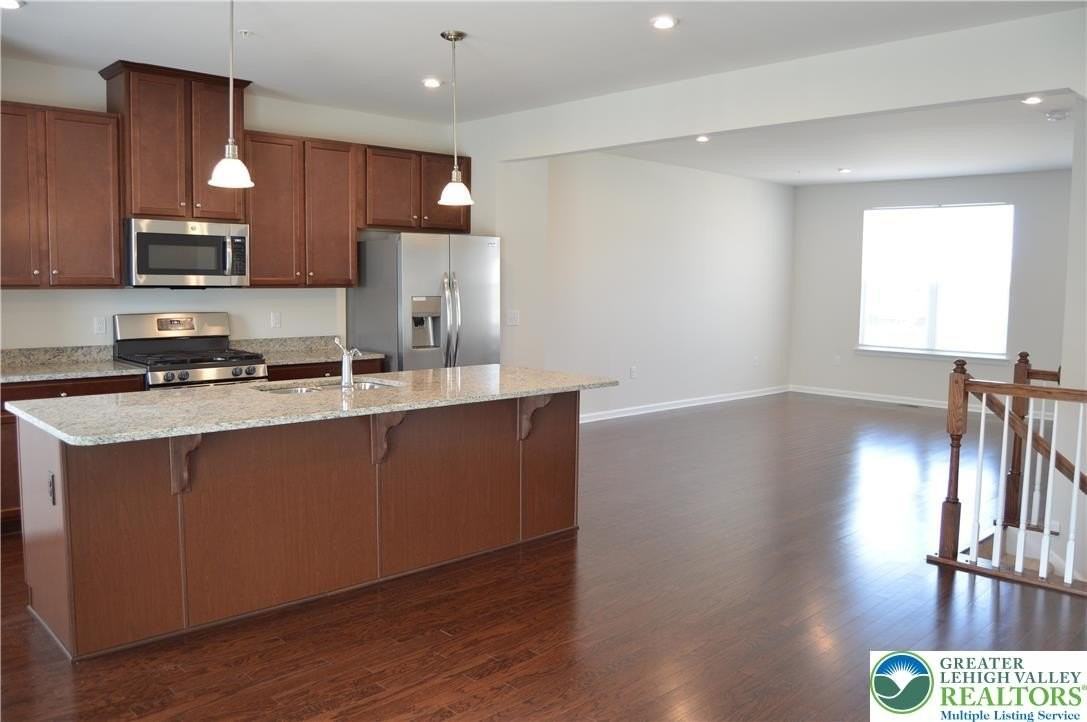 2332 Raya Way - Photo 7 of 14