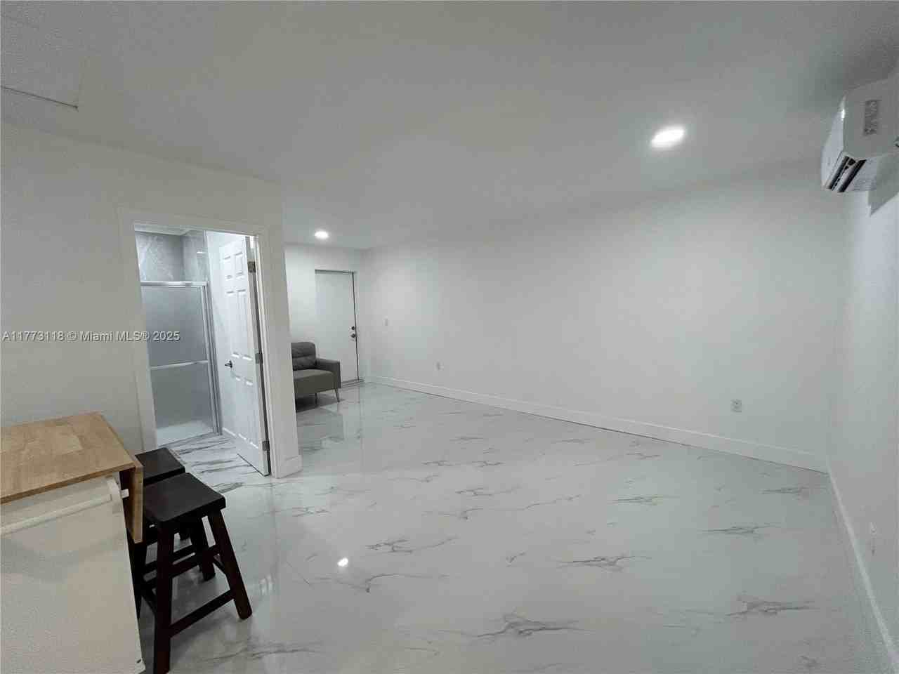 670X Sw 28th Rd #1 - Photo 2 of 9