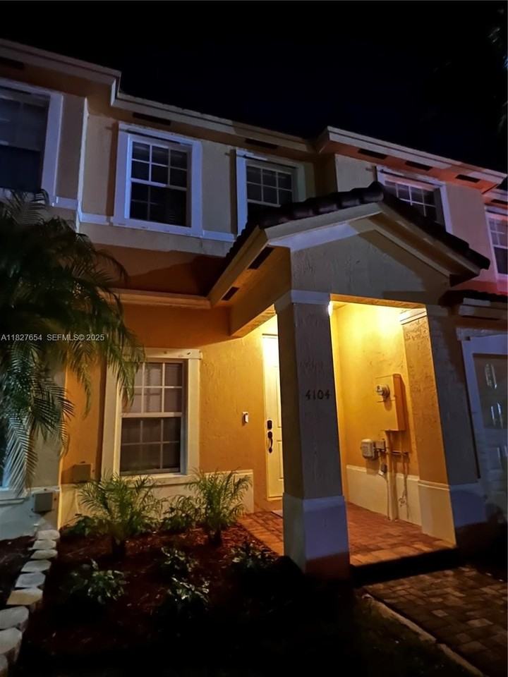 4104 Ne 24th Dr #4104 - Photo 2 of 15