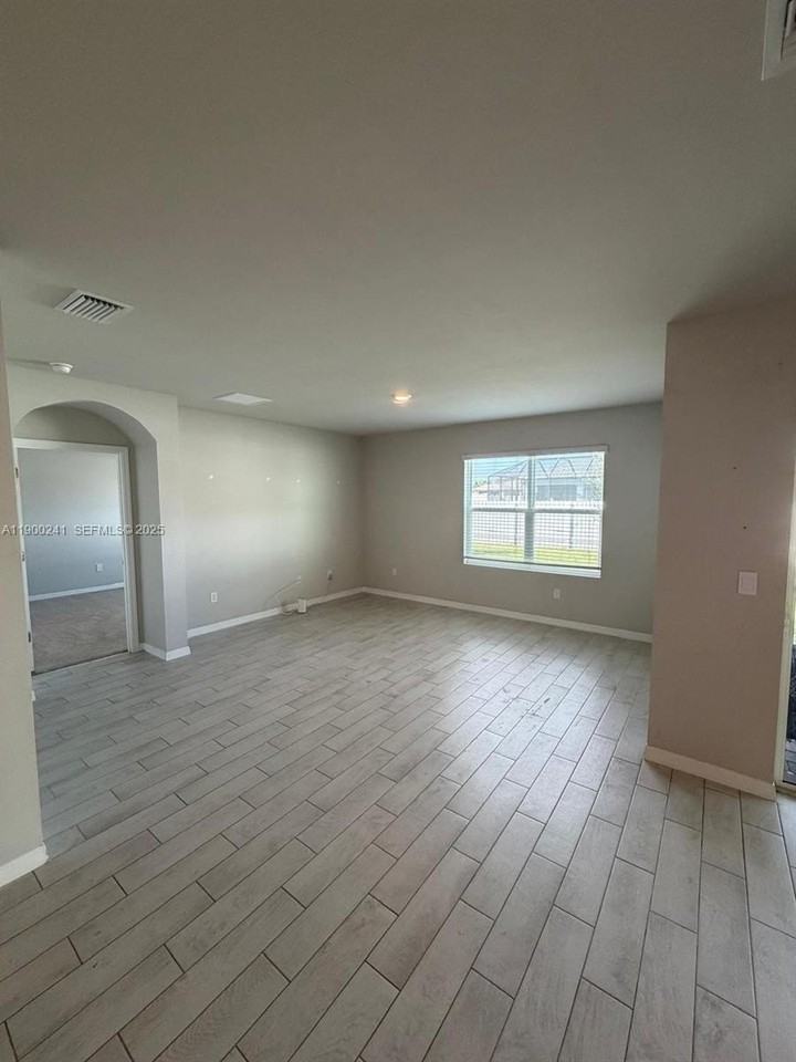 304 304 S El Dorado Blvd - Photo 5 of 31