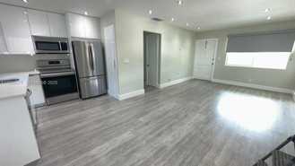 2312 2312 W Van Buren St #1 - Photo 1 of 1