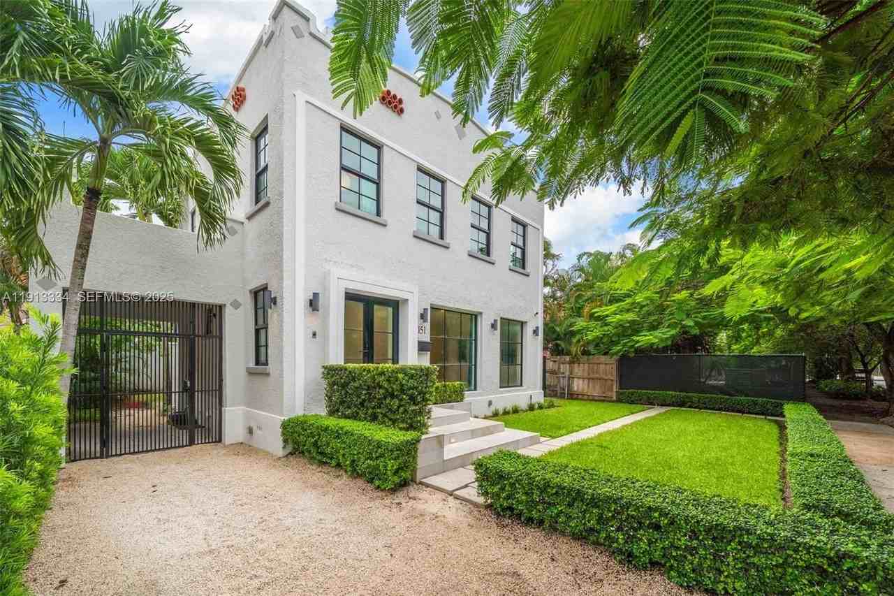 151 Ne 43rd St - Photo 2 of 50