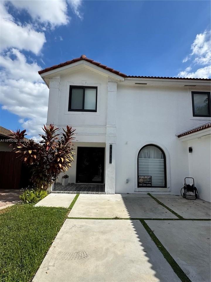 4361 Sw 147th Ct - Photo 2 of 34