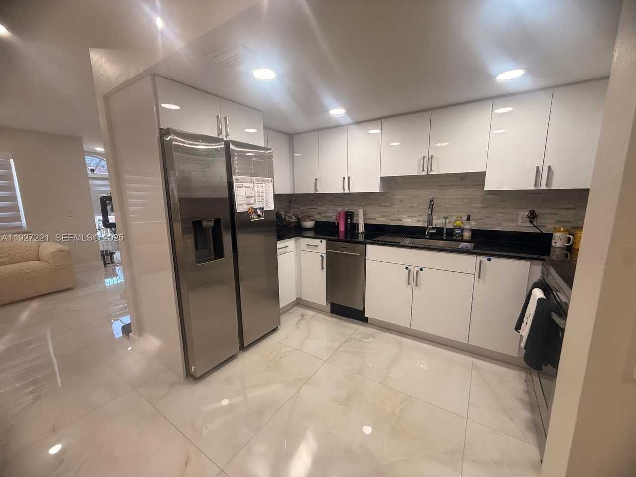 6864 Nw 166th Ter #903 - Photo 5 of 29