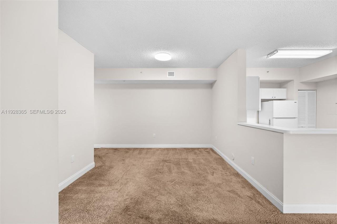 6976 Sw 39th St #G102 - Photo 5 of 21