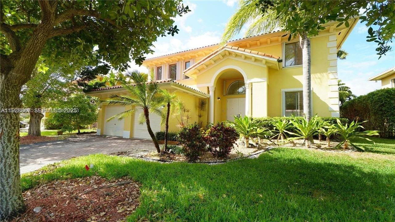 7507 Sw 189th St #7507 - Photo 2 of 28