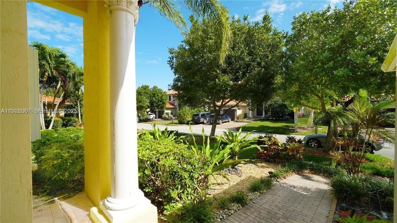 7507 Sw 189th St #7507 - Photo 4 of 28