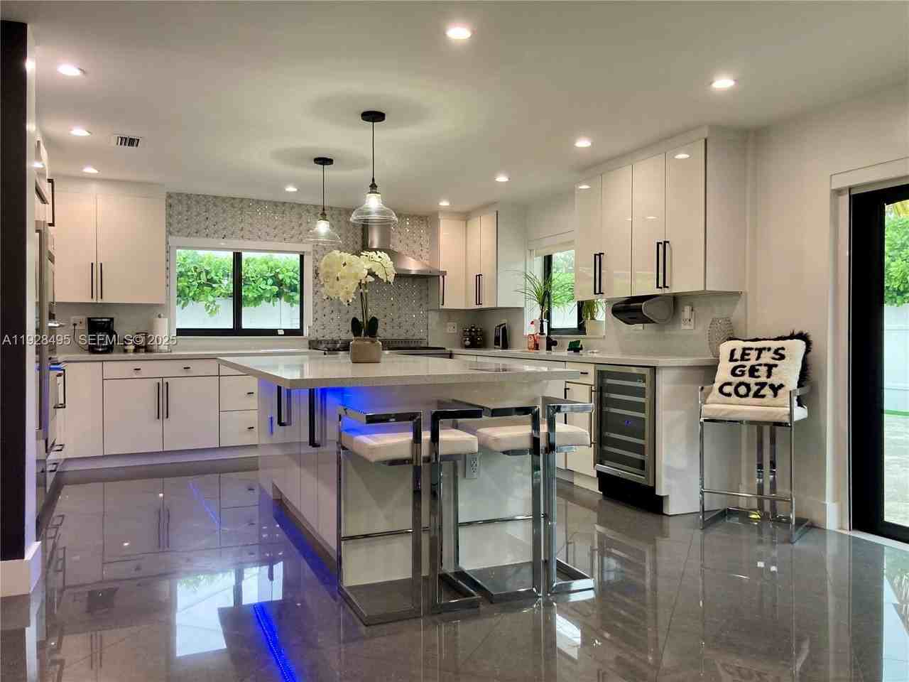 7524 Mutiny Ave - Photo 3 of 42