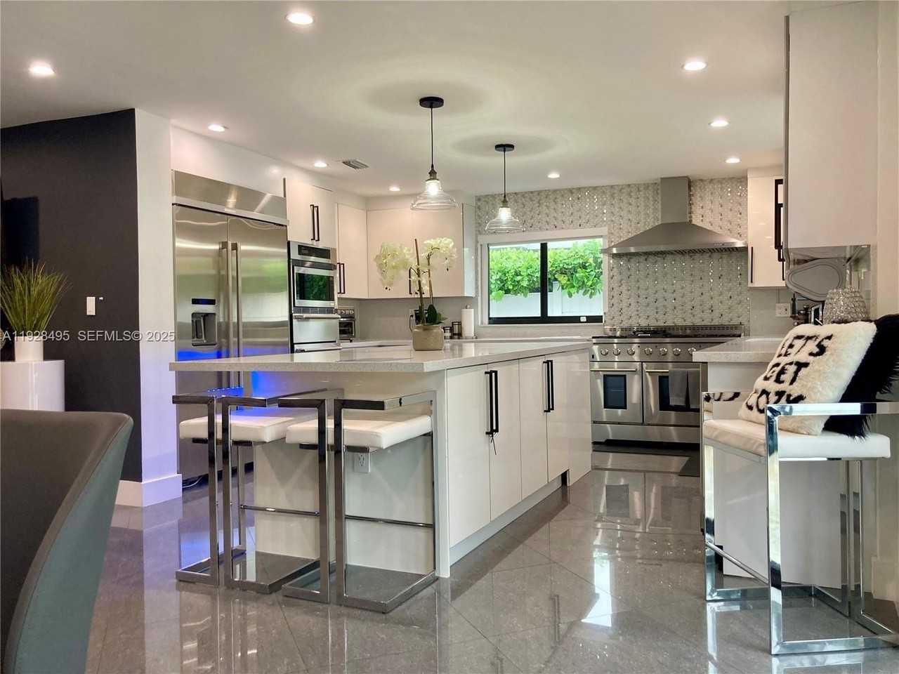 7524 Mutiny Ave - Photo 4 of 42